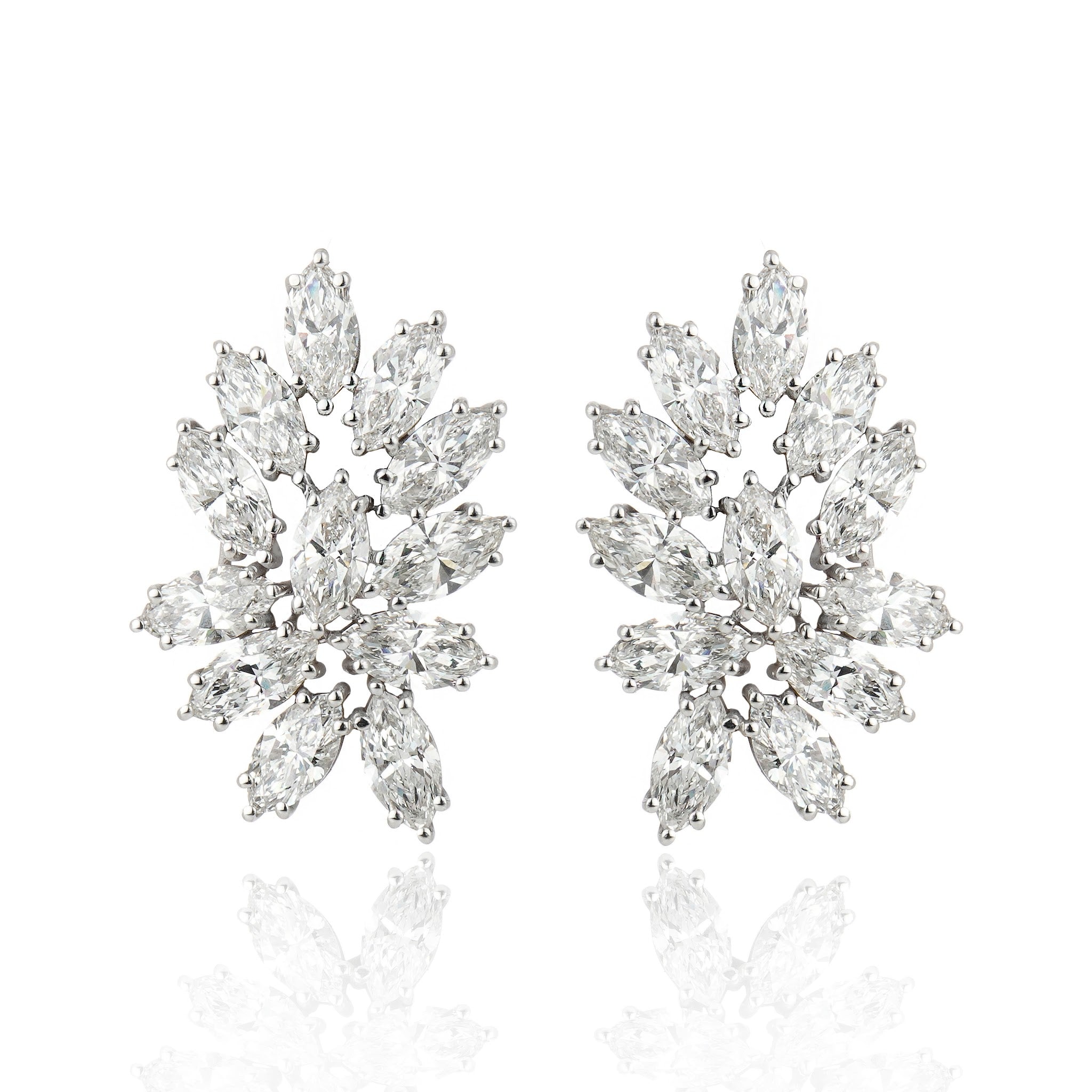 Brinco HW FLOR \ 24 pedras — 7.42 ct